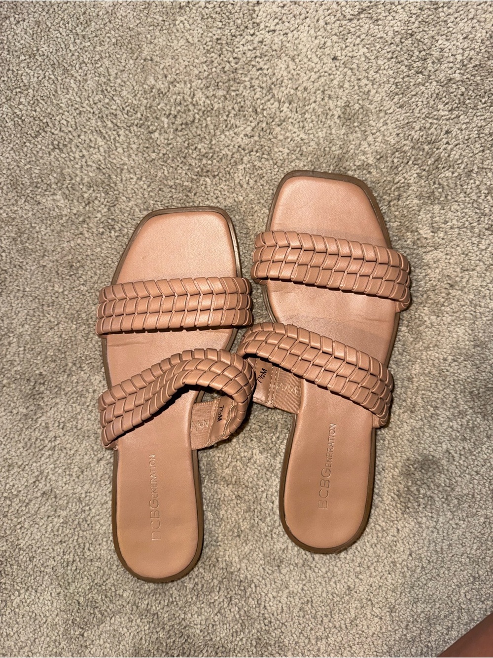 Tj maxx sandals
Size 7.5
Used but in great condition 
Smoke free home